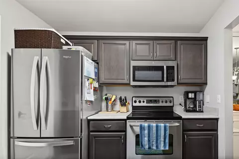 Kitchen - 52268 Naugatuck, Macomb, MI 48042 photo 3 of 3