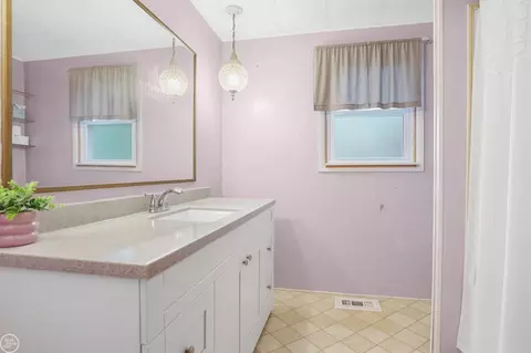 Bath - 2547 Maple, Deckerville, MI 48427 photo 2 of 2