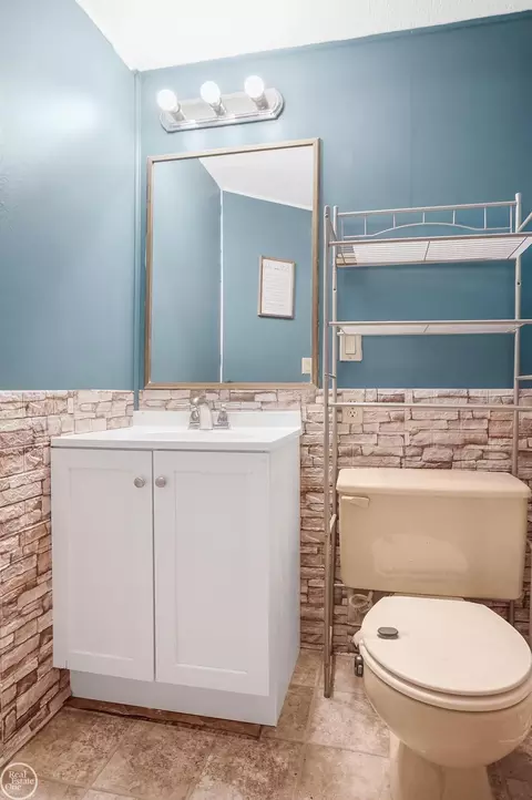Bath - 2547 Maple, Deckerville, MI 48427 photo 1 of 2