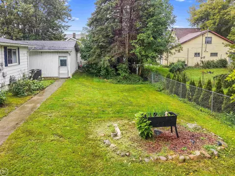 Exterior - 2547 Maple, Deckerville, MI 48427 photo 5 of 8