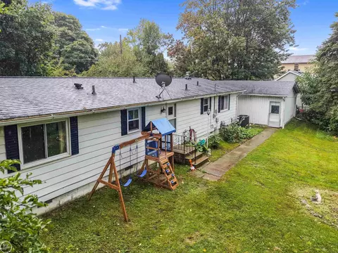 Exterior - 2547 Maple, Deckerville, MI 48427 photo 4 of 8