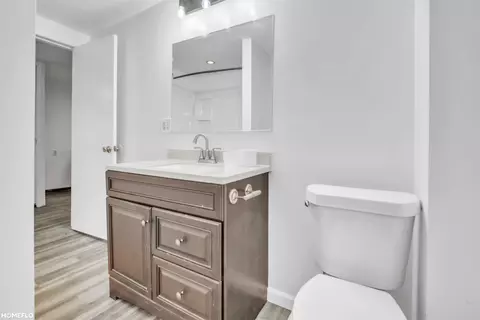 Bath - 2818 E Brks, Midland, MI 48623 photo 2 of 3