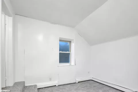 Bedroom - 2818 E Brks, Midland, MI 48623 photo 5 of 10