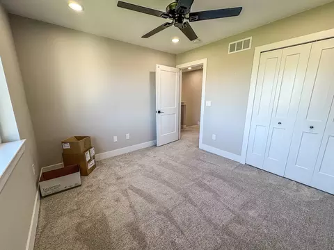 Bedroom - 2465 Mcclellan, Davison, MI 48423 photo 5 of 11