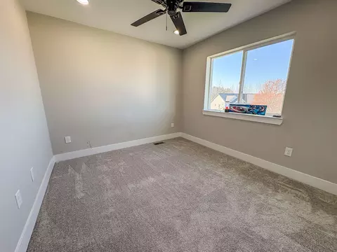 Bedroom - 2465 Mcclellan, Davison, MI 48423 photo 9 of 11