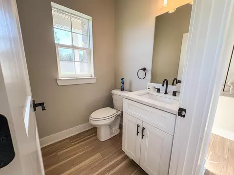 Bath - 2465 Mcclellan, Davison, MI 48423 photo 1 of 4