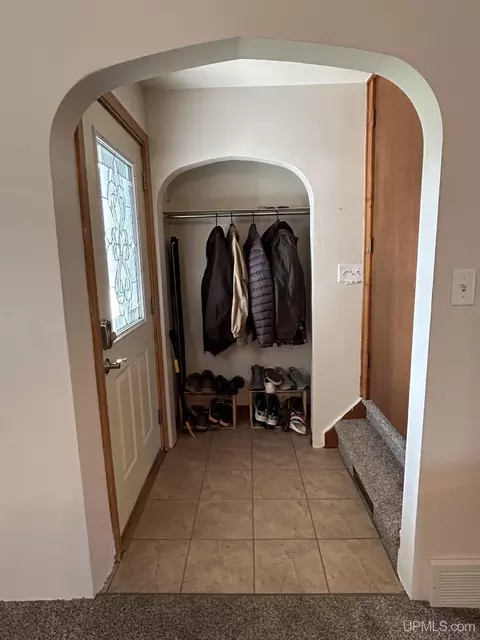 Entry Way - 745 Wabash, Ishpeming, MI 49849 photo 1 of 2