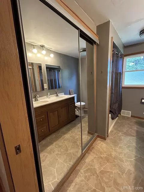 Bath - 745 Wabash, Ishpeming, MI 49849 photo 4 of 4