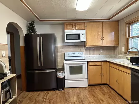 Kitchen - 745 Wabash, Ishpeming, MI 49849 photo 2 of 5