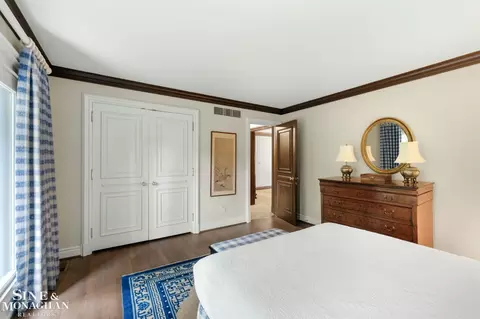 Bedroom - 121 Vendome, Grosse Pointe Farms, MI 48236 photo 2 of 4