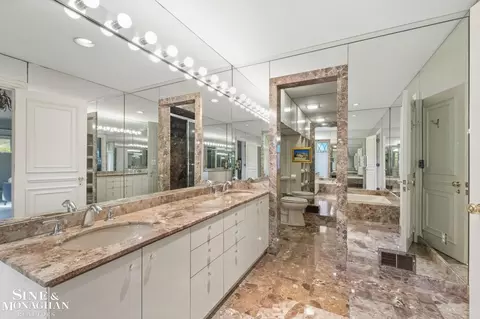 Bath - 121 Vendome, Grosse Pointe Farms, MI 48236 photo 4 of 5