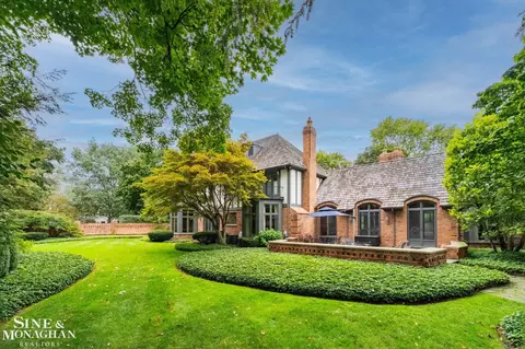 Exterior - 121 Vendome, Grosse Pointe Farms, MI 48236 photo 9 of 10