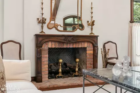 Living - 121 Vendome, Grosse Pointe Farms, MI 48236 photo 2 of 6