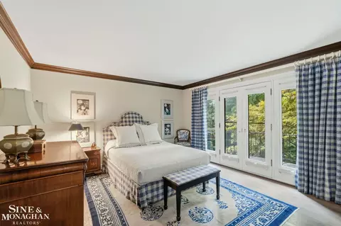 Bedroom - 121 Vendome, Grosse Pointe Farms, MI 48236 photo 1 of 4
