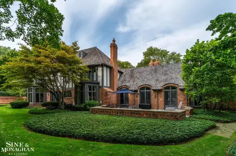 Exterior - 121 Vendome, Grosse Pointe Farms, MI 48236 photo 10 of 10