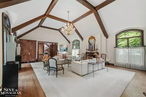 Living - 121 Vendome, Grosse Pointe Farms, MI 48236 photo 3 of 6