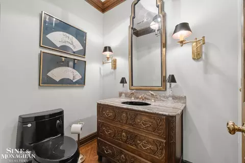 Bath - 121 Vendome, Grosse Pointe Farms, MI 48236 photo 1 of 5