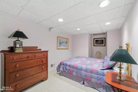 Bedroom - 121 Vendome, Grosse Pointe Farms, MI 48236 photo 4 of 4