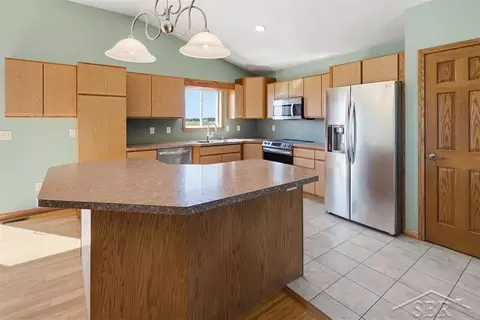 Kitchen - 322 E Baker, Hope, MI 48628 photo 2 of 4