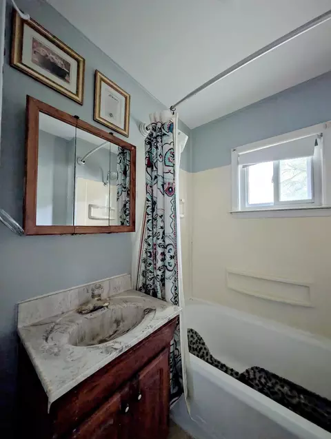 Bath - 644 Partridge, Flint, MI 48503 photo 1 of 1