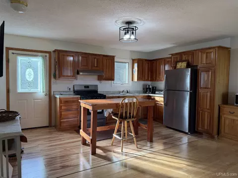 Kitchen - e12288 Percy Road, Shingleton, MI 49884 photo 1 of 2