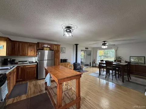 Kitchen - e12288 Percy Road, Shingleton, MI 49884 photo 2 of 2