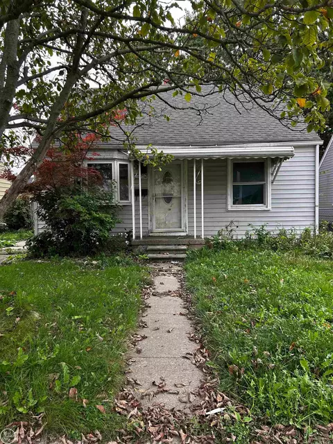 28752 Maple, Roseville, MI 48066