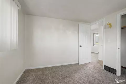 Bedroom - 9901 Secor, Temperance, MI 48182 photo 4 of 5