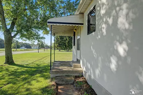 Exterior - 9901 Secor, Temperance, MI 48182 photo 2 of 2