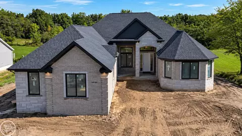 54760 Washington, Chesterfield, MI 48047