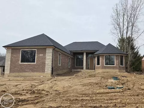 54840 Washington, Chesterfield, MI 48047