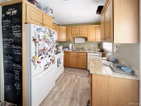 Kitchen - 600 Mather, Ishpeming, MI 49849 photo 2 of 2