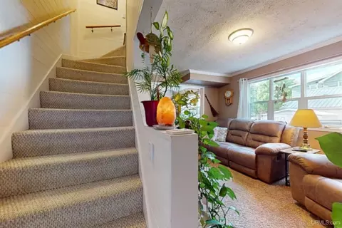Entry Way - 815 Patriot, Ishpeming, MI 49849 photo 2 of 2
