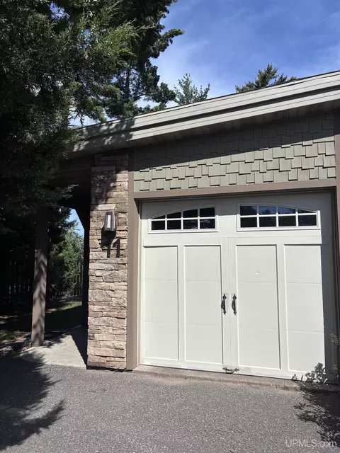 351 W Main St, Marquette, MI 49855