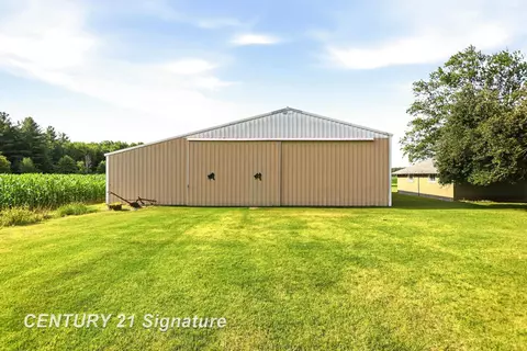 Exterior - 22335 Ederer, Merrill, MI 48637 photo 7 of 13