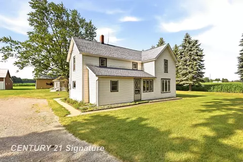 Exterior - 22335 Ederer, Merrill, MI 48637 photo 1 of 13