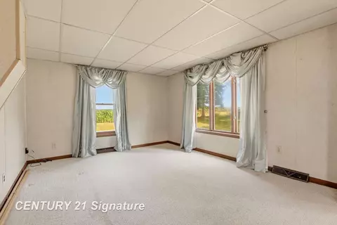 Living - 22335 Ederer, Merrill, MI 48637 photo 2 of 6