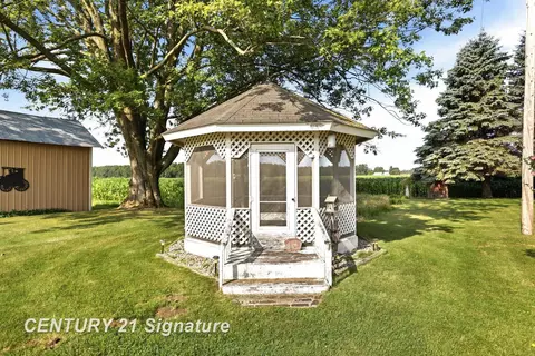 Exterior - 22335 Ederer, Merrill, MI 48637 photo 11 of 13