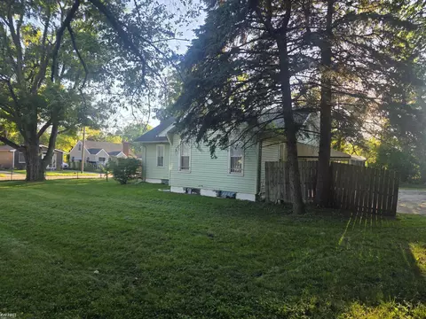 Exterior - 209 E York, Flint, MI 48505 photo 13 of 16