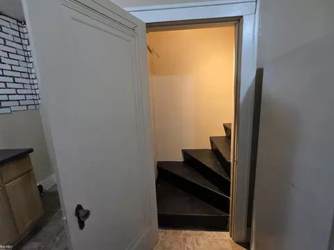 Entry Way - 209 E York, Flint, MI 48505 photo 1 of 3