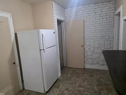 Kitchen - 209 E York, Flint, MI 48505 photo 2 of 3