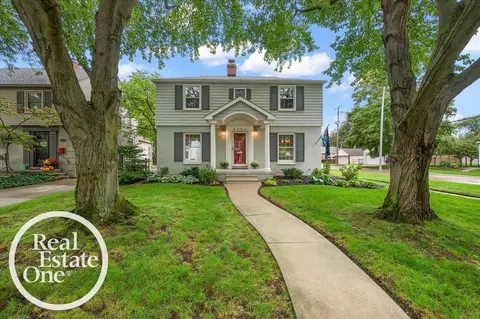 Exterior - 2100 Fleetwood, Grosse Pointe Woods, MI 48236 photo 2 of 18
