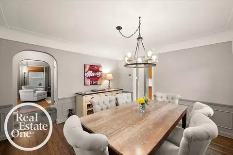 Dining - 2100 Fleetwood, Grosse Pointe Woods, MI 48236 photo 2 of 3
