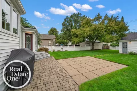 Exterior - 2100 Fleetwood, Grosse Pointe Woods, MI 48236 photo 13 of 18