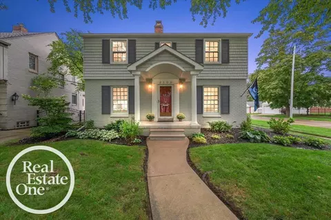 Exterior - 2100 Fleetwood, Grosse Pointe Woods, MI 48236 photo 16 of 18