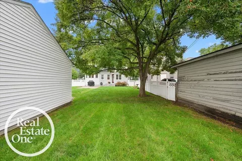 Exterior - 2100 Fleetwood, Grosse Pointe Woods, MI 48236 photo 7 of 18