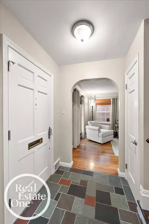 Entry Way - 2100 Fleetwood, Grosse Pointe Woods, MI 48236 photo 1 of 5