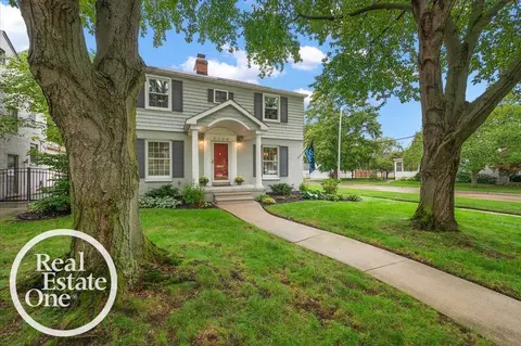 Exterior - 2100 Fleetwood, Grosse Pointe Woods, MI 48236 photo 18 of 18