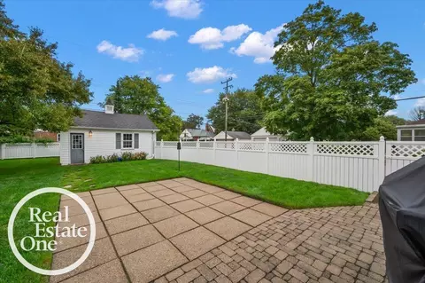 Exterior - 2100 Fleetwood, Grosse Pointe Woods, MI 48236 photo 12 of 18