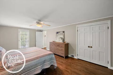 Bedroom - 2100 Fleetwood, Grosse Pointe Woods, MI 48236 photo 2 of 5